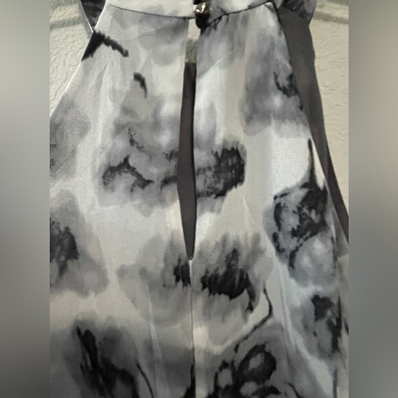 ASTR Sleeveless Floral Print Midi Dress Size Large in Chiffon | Lined - Picture 6 of 11